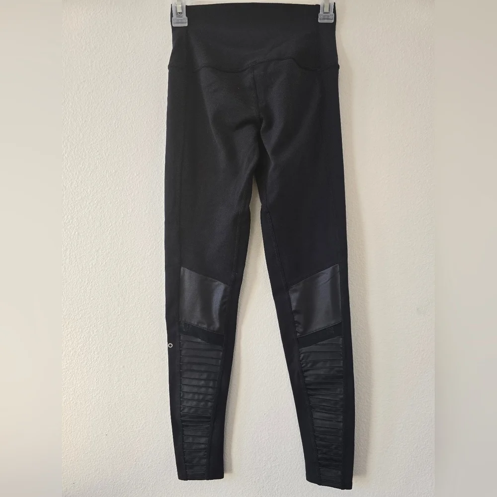 ALO Yoga Black Leggings with Textured Panels